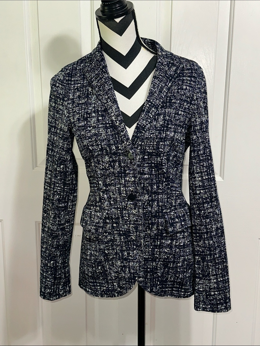 Harris Wharf London Classic Navy and White Women's Blazer